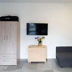 Lejlighed Casa Mario 2d A 180 Mt Dal Mare Di